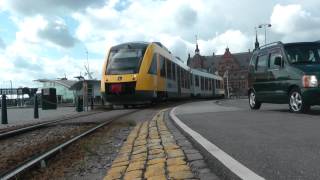 preview picture of video 'Train hits camera/Tren tocando camara'