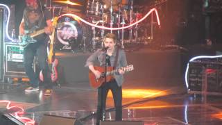 Hunter Hayes- Love Makes Me (Live)