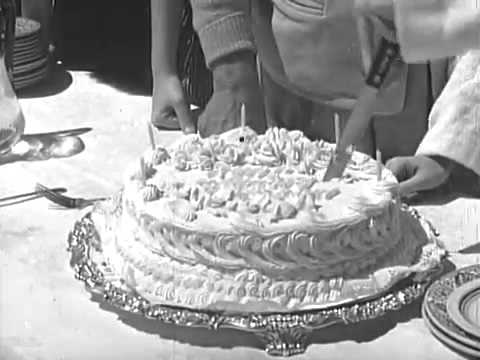 MgM newsreel with judy garland e mickey rooney