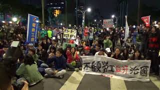 [問卦] 朋友大學時衝社運 出社會後卻不管政治？