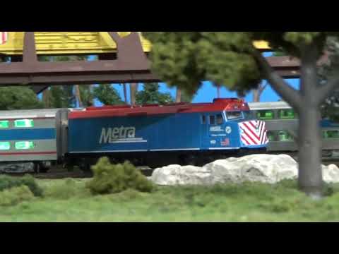 Kato F40PH w/ brown MTL 1015 couplers, & more weathering