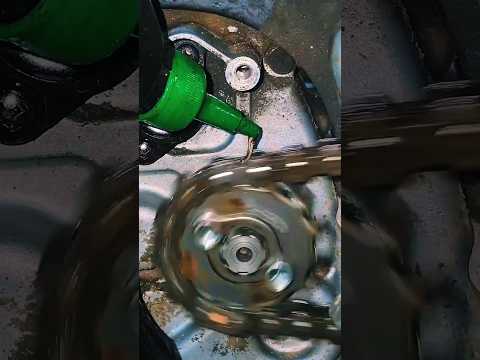 تشحيم الات الجر Chain Lubrication 🏍️ #motorcycle