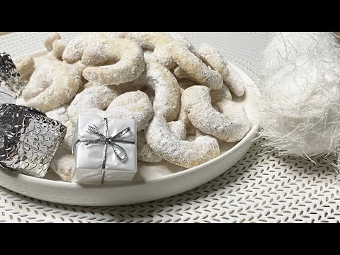 Vanilice Kiflice | Vanilla Crescent Cookies | Zarte Vanillekipferl