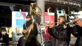 HYPNOTIC BRASS ENSEMBLE in Frankfurt Roemerberg