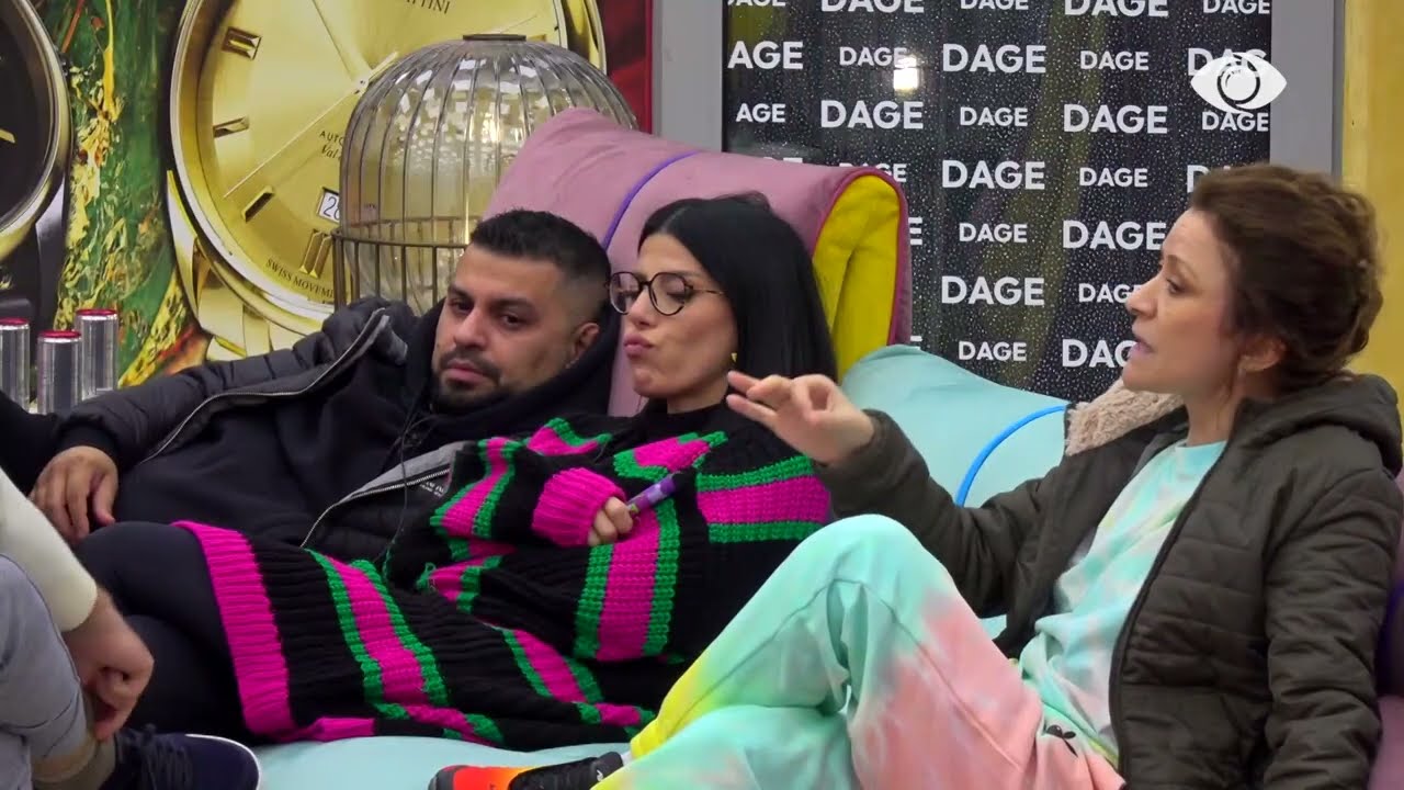 “Është një copë…”, Egla për Julin: Vjen nëpër shtëpi dhe kërkon cigare