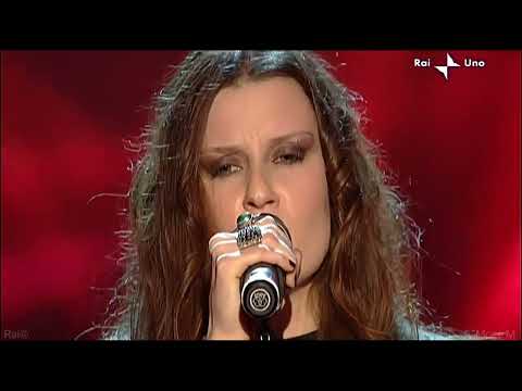 Irene Fornaciari con i Nomadi   Il mondo piange   Sanremo 2010   HD