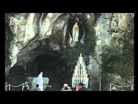 Chapelet à Lourdes