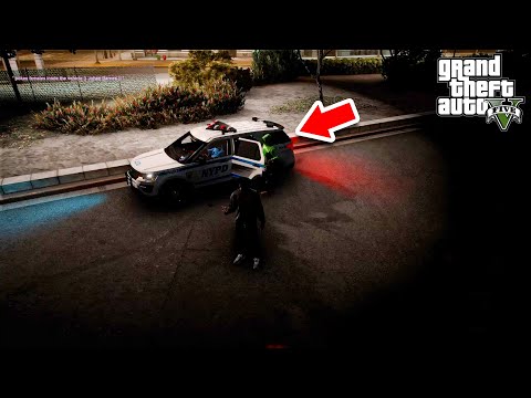 He got in the police car and started snitching.. 😂 | The Towns RP
