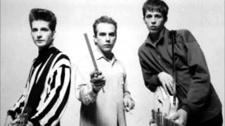 Material Issue- Echo Beach