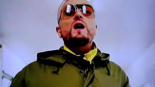 Come se fosse normale gue pequeno