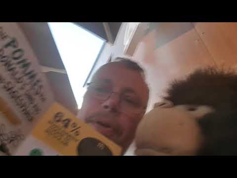 Bruno bei Mc Donalds in Emden