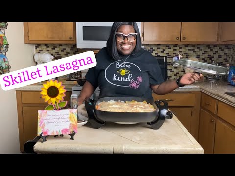 Kind Country Living🌻|Cook With Me|Skillet Lasagna