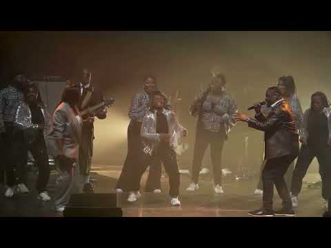 Deborah Lukalu & Mike Kalambay -  ZENITH LA VILLETTE - PARIS - LIVE ( Mungu wa Majabu)