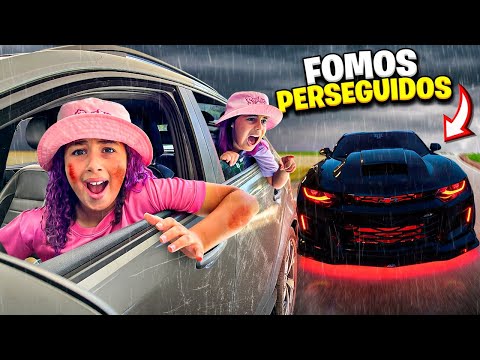 I'M BEING CHASED BY A MYSTERIOUS CAR! *we are in danger