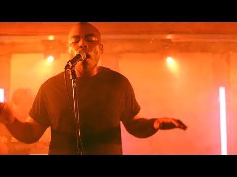 Sean Bradford - Out Of Stride | Småll Sessions Live