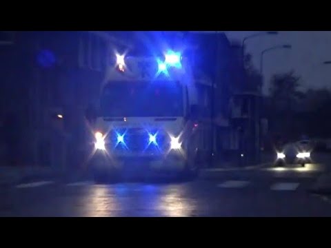 ambulance 12157 +11125 met spoed naar de Phoenixstraat in Krommenie