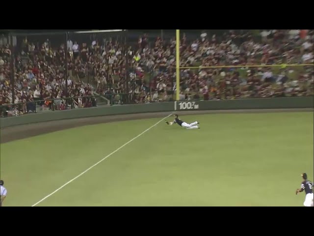 【3回裏】ホークス・中村、犠牲フライになるも横っ飛びダイビングキャッチ!! 2014/7/29 E-H