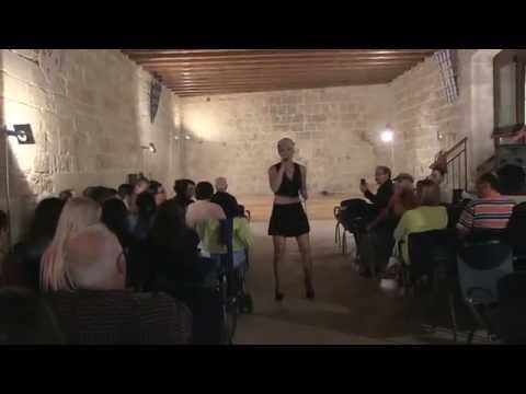 Sara Galimberti AMORE DI PLASTICA live 30 Settembre 2014 Castello Angioino Mola di Bari