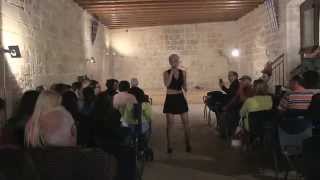 Sara Galimberti AMORE DI PLASTICA live 30 Settembre 2014 Castello Angioino Mola di Bari