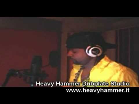 Shaggy doing dubplates @ Heavy Hammer Dubplate Studio (2007)