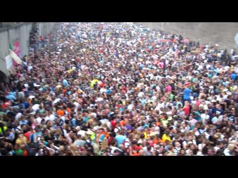 Massenpanic auf der Loveparade 2010 - 17:03 ( mass panic loveparade 2010 by NWO Chemtrail )