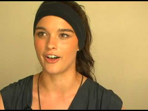 download lagu mp3 mp4 Crystal Renn, download lagu Crystal Renn gratis, unduh video klip Crystal Renn