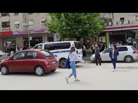 Plas sherri me thika në Vlorë, plagoset një 18 vjeçar, dërgohet menjëherë në spital