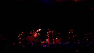 left &amp; right in the dark (live) - julian casablancas