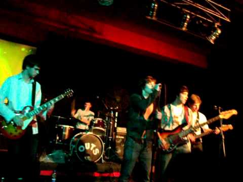 Show da banda Hedonic no Clube Outs-Beatles