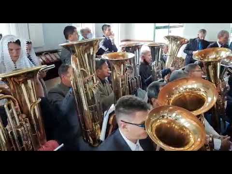 HINO 135- BENDITO O REI QUE VEIO DO CÉU!