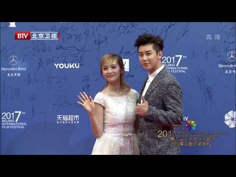 170423 UNIQ Yixuan Beijing Film Festival closing ceremony red carpet cut