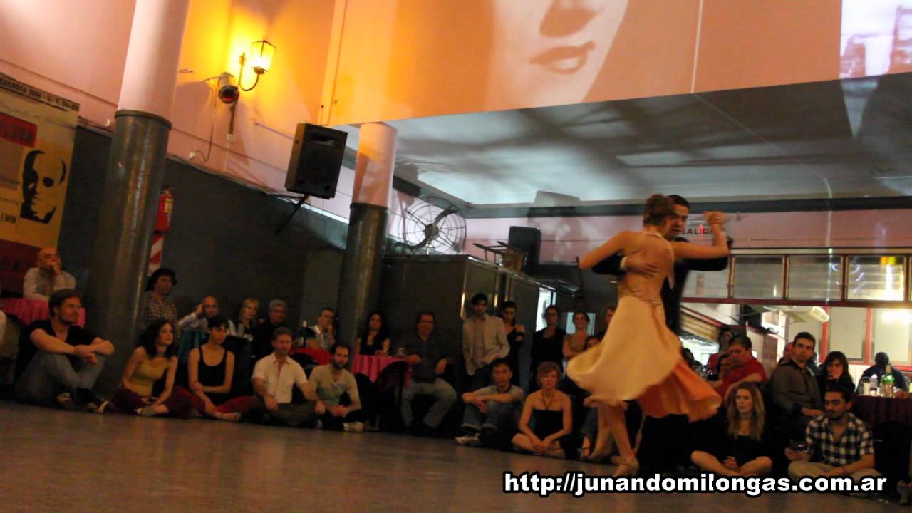 RODRIGO PALACIOS Y AGUSTINA BERENSTEIN en Viva la Pepa (Vals)