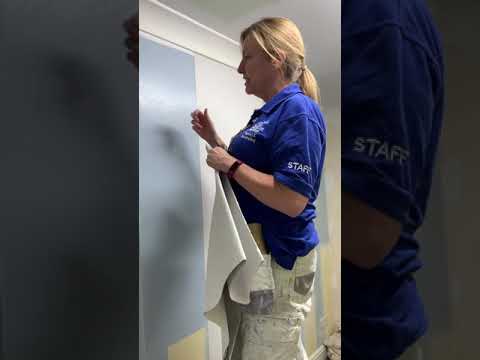 How to Hang wallpaper around an external corner vertically