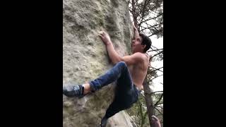 Video thumbnail of Khéops, 8b. Fontainebleau