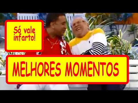 Carlos Alberto dying of laughter with Paulinho Gogó 24