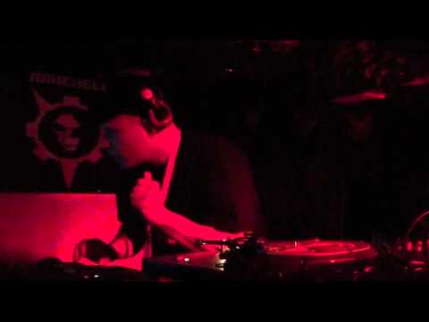 Rakehell 6 Lezlie on stage part 1