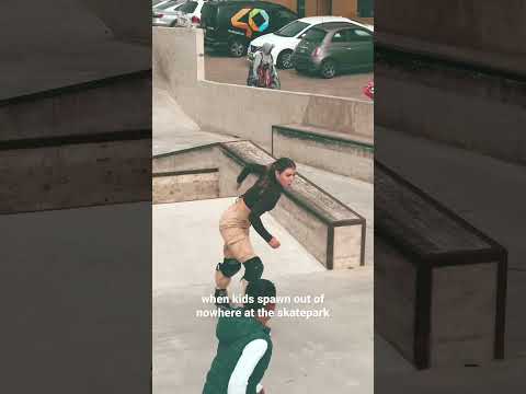 Scooter kid takeover 🫣 #rollerskating #skatepark