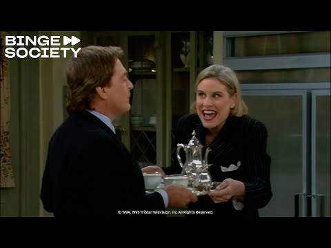 La Niñera | CC  recibe una incómoda sorpresa por su cumpleaños