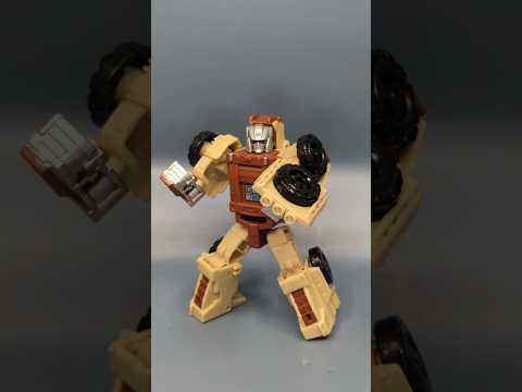 3 Minute Reviews #transformers #generations #poweroftheprimes #legendsclass #autobots #outback