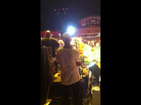 Calvin Rodgers Drum Solo - Fred Hammond