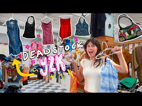 I found an ABANDONED store of DEADSTOCK Y2K (biggest thrift haul on the internet)