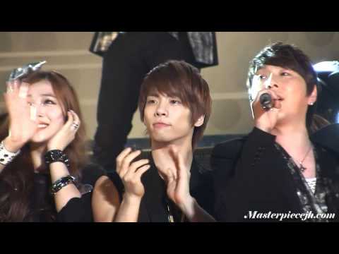 [110528] Cute Jonghyun at Dream Concert 2011 Ending