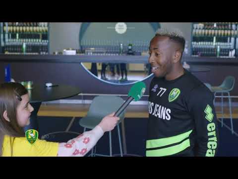 Elson Hooi en Indy Groothuizen op bezoek bij Playing for Success