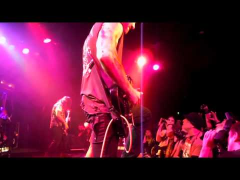 Butcher Babies - Natural Born Zombie / Blondes All Look The Same
