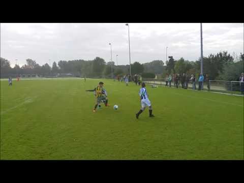 Voorschoten '97 JO13-5 tegen UVS JO13-4