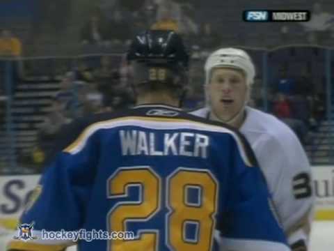 Travis Moen vs Matt Walker