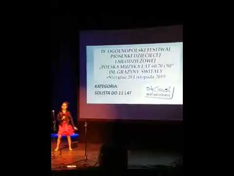 Julia Markowska  "Staruszek świat"