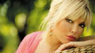 Ajda Pekkan - Arada Sırada