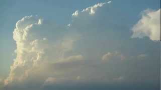 preview picture of video 'Bubbling Cumulonimbus Clouds --- Time Lapse'