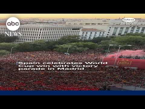 Spain celebrates World Cup win with victory para